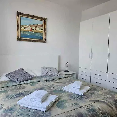 דירה Beachfront In 54779
