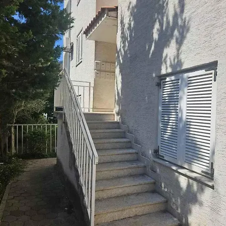 Beachfront In 54779 דירה
