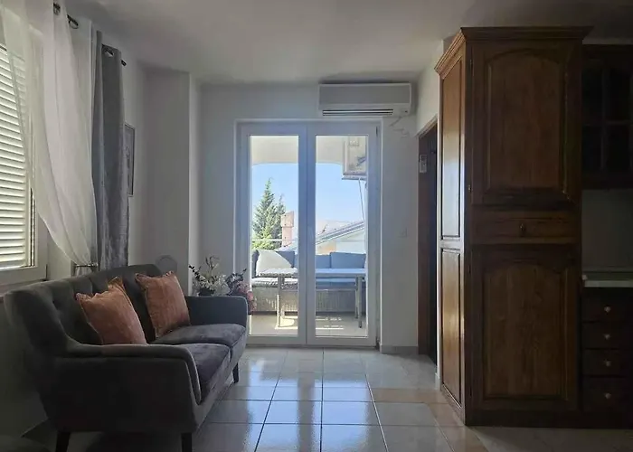 Beachfront In 54779 Apartment *