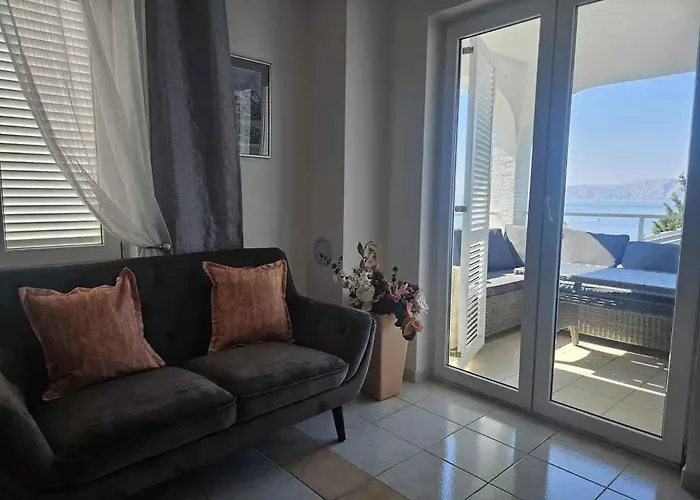 Apartment Beachfront In 54779 Novi Vinodolski